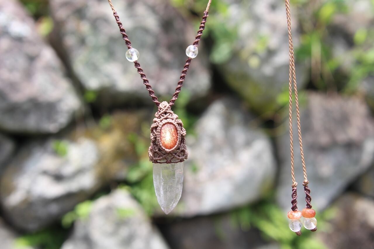 Himalayan crystal Sunstone micromacrame pendant