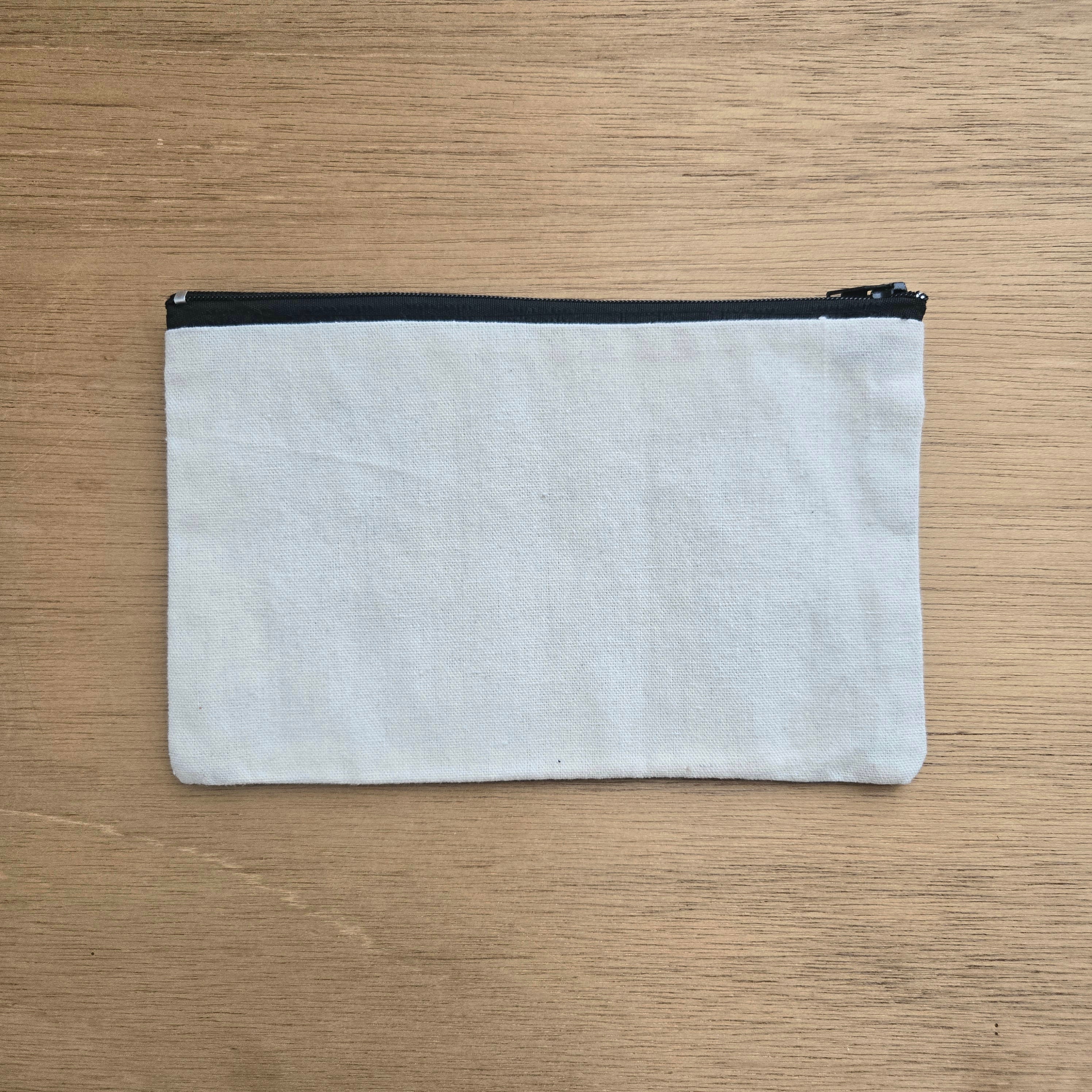 ラオス モン族手刺繍ポーチ・ラオスの人々 | gururi