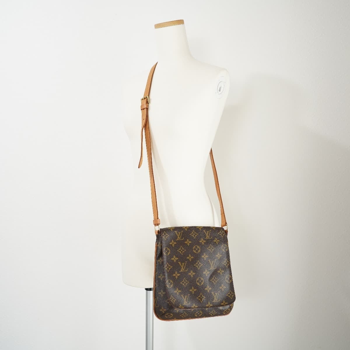 LOUIS VUITTON ルイヴィトン ミュゼットサルサ モノグラムキャンバス 斜め掛けショルダーバッグ ブラウン M51258 |  「フクル」ファッションブランドユーズドセレクトショップ powered by BASE