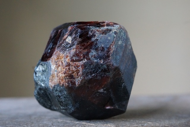 アルマンディン・ガーネット⑤ Almandine Garnet