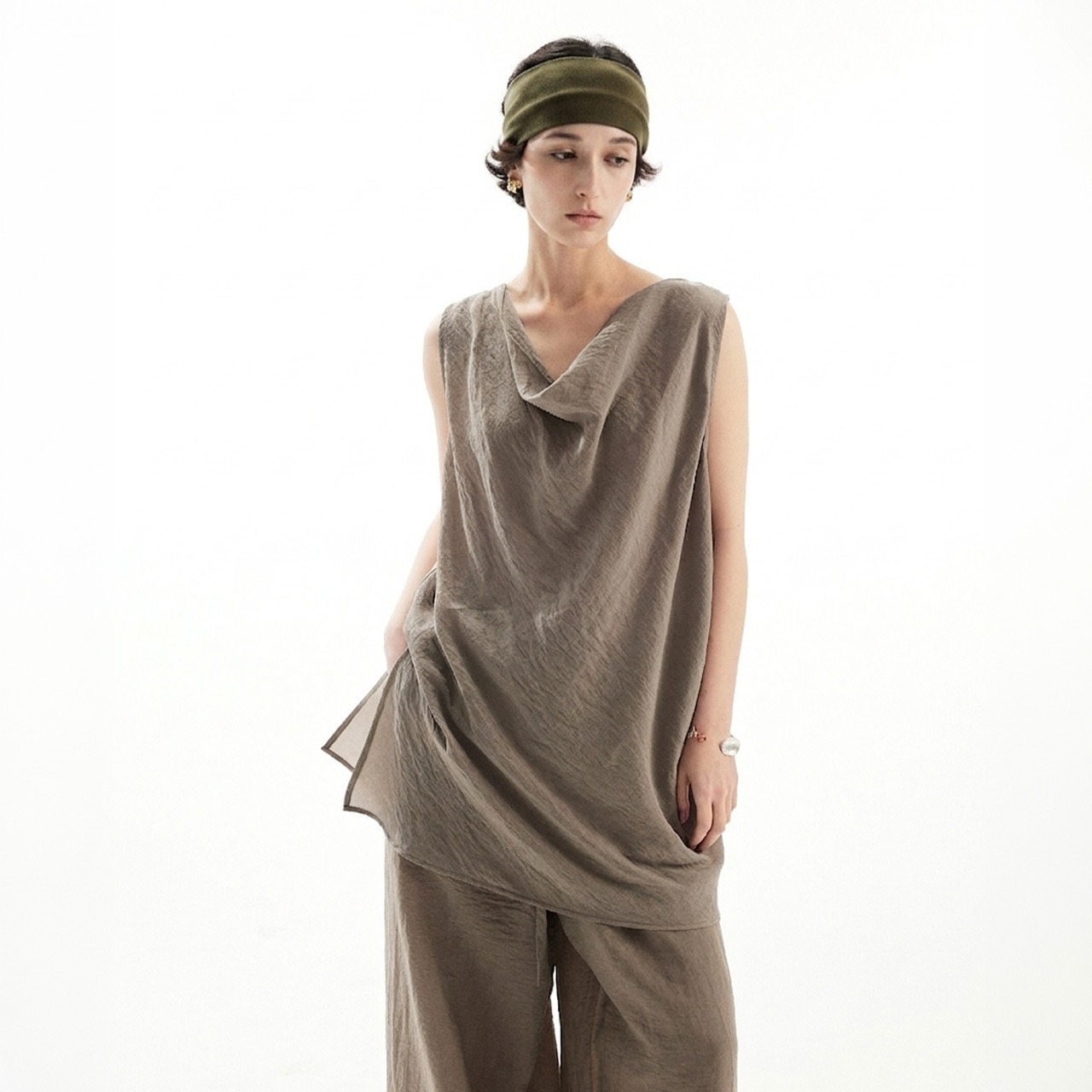 Draped cowl neck top A00223