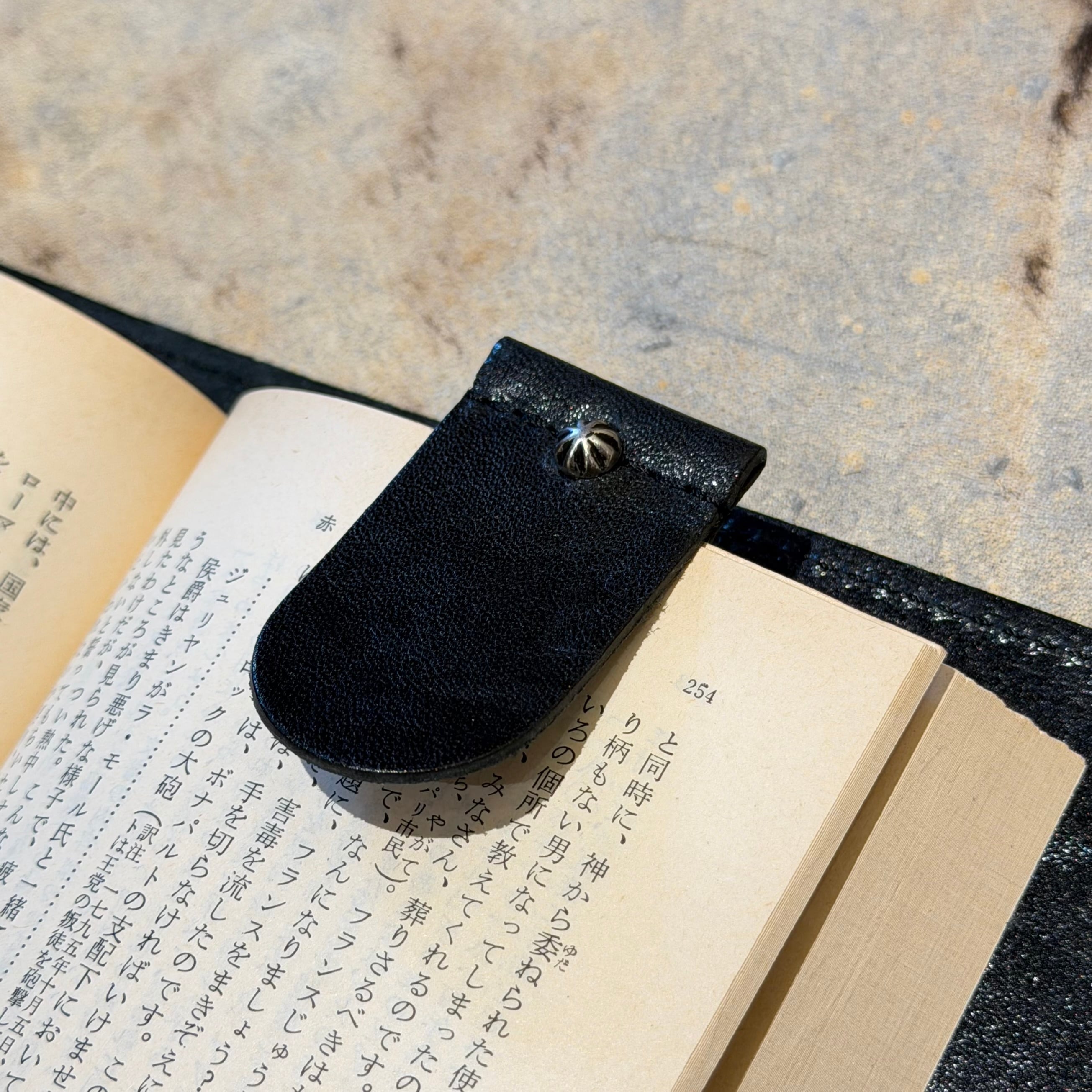 ブックカバー A6 ホースハイド | ケイシイズ 【公式】－ オンライン