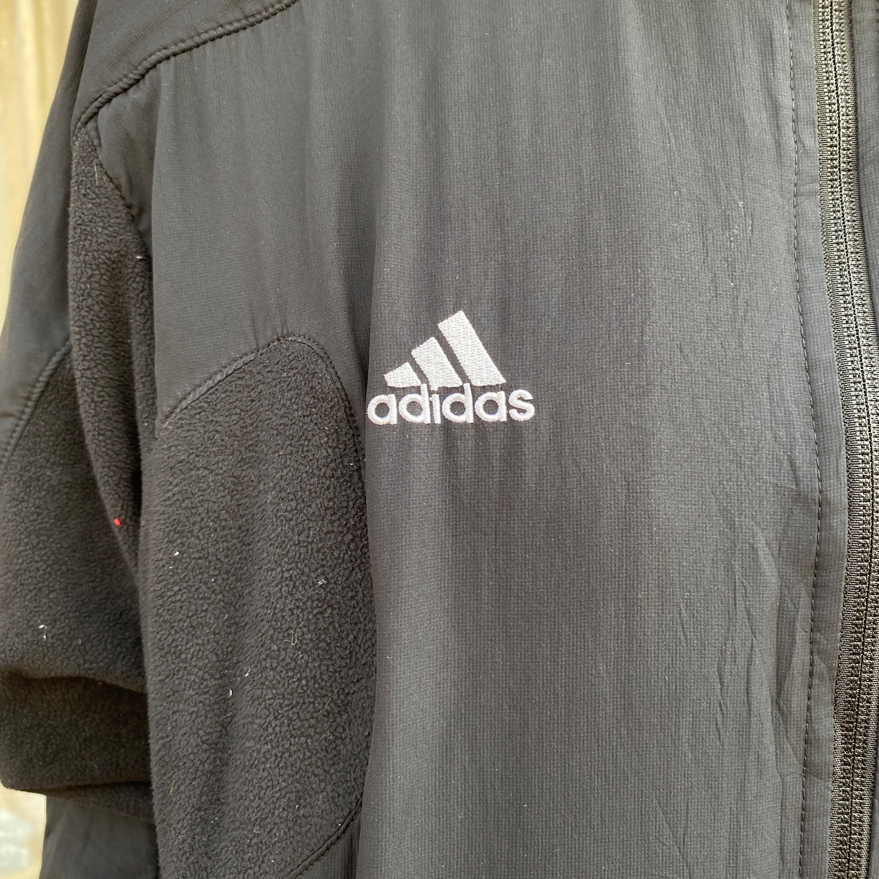 adidas アディダス Scorch ロゴ刺繍 ナイロン フリースジャケット 