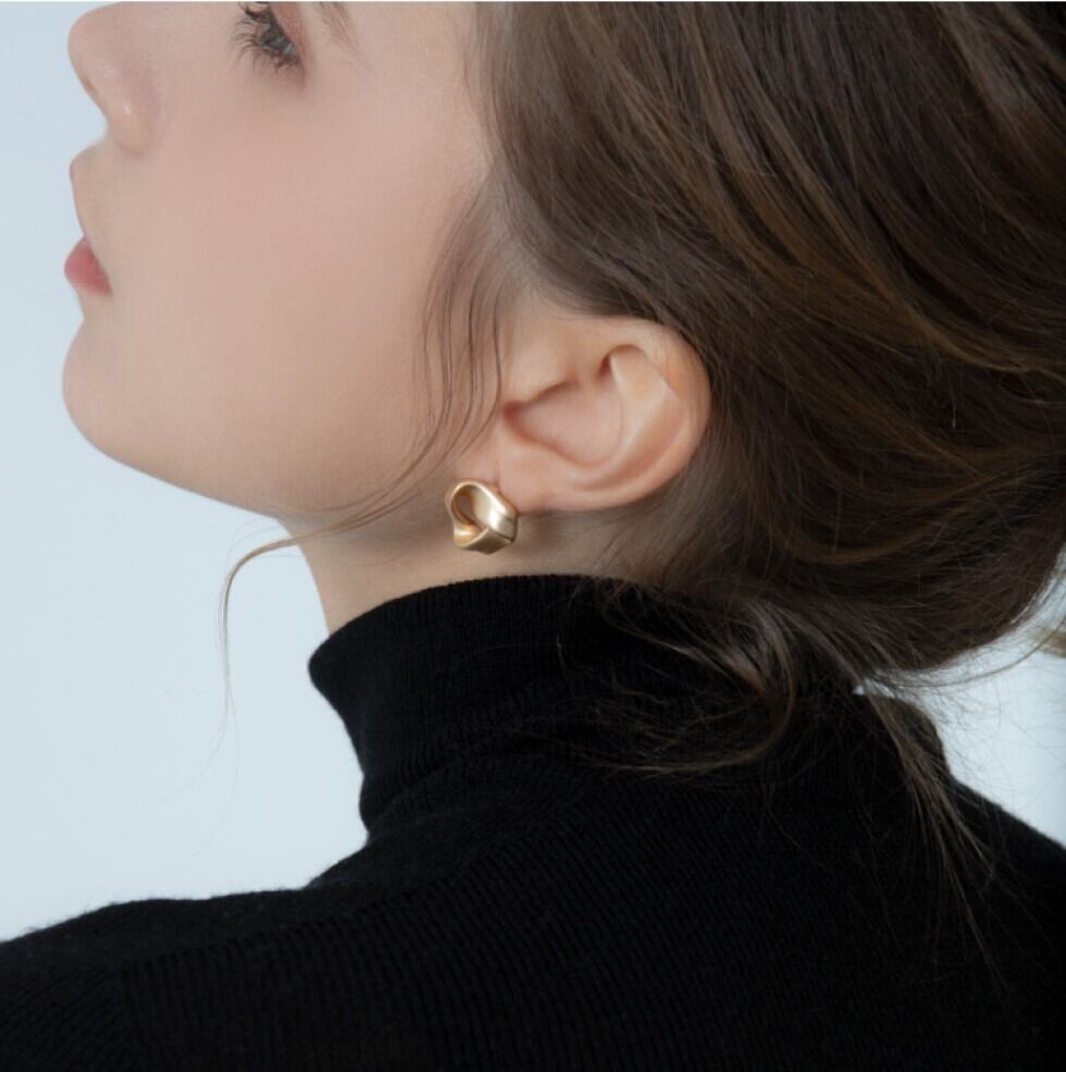 予約商品】ヴィンテージ マット ゴールド ツイスト トライアングル