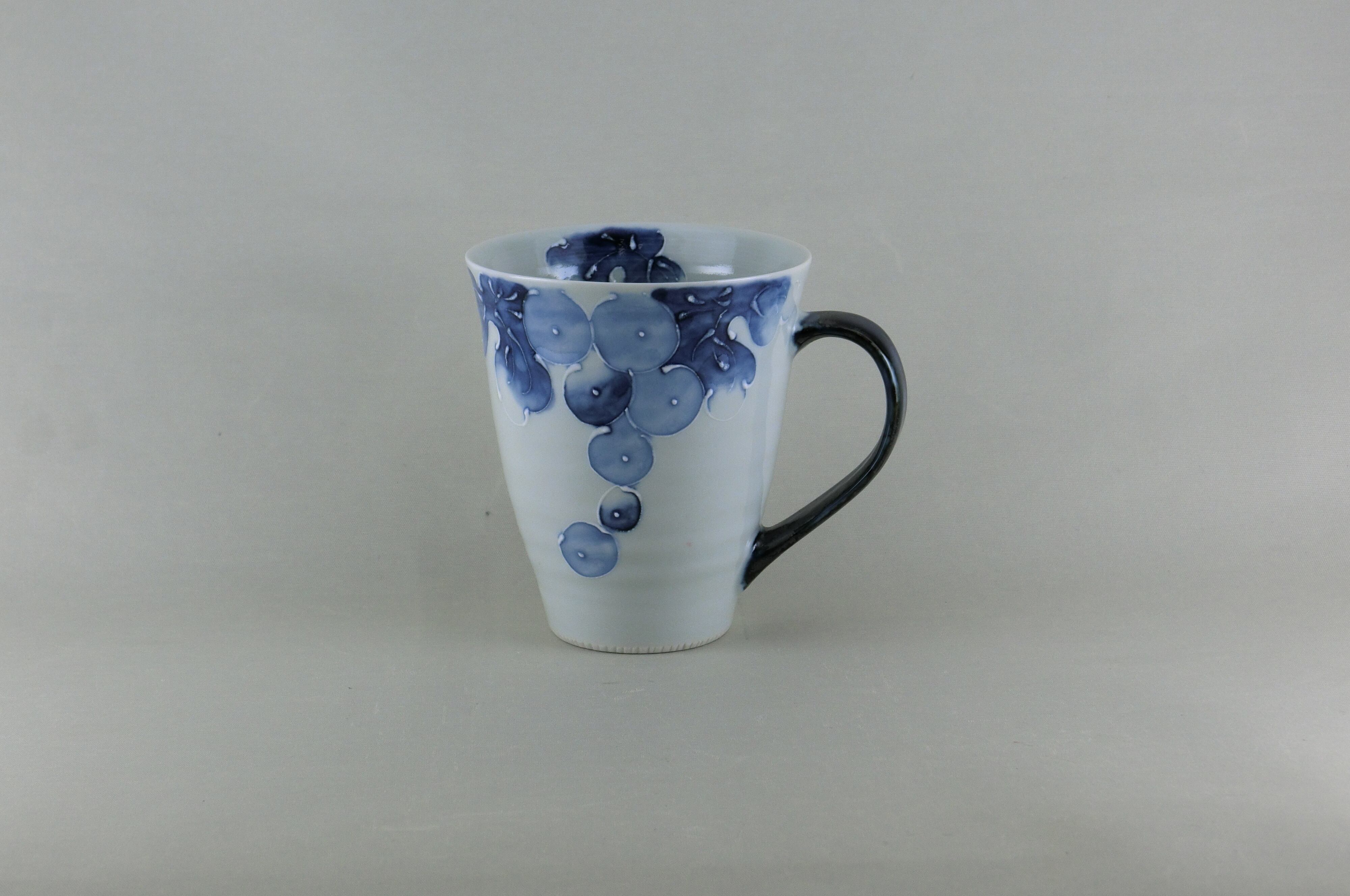 ぶどう絵マグカップ（青）
