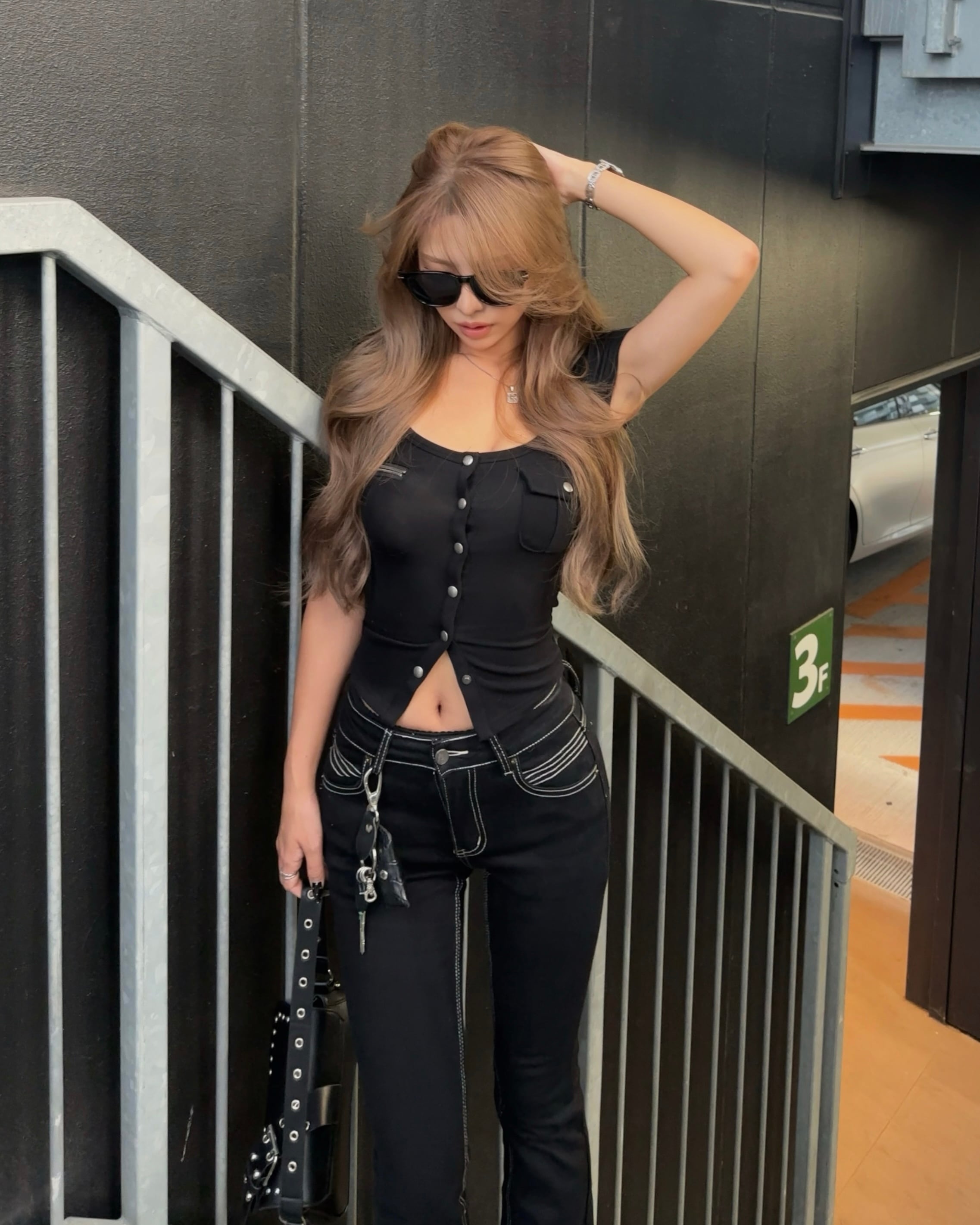 即納】Front stud design T-shirt【4カラー】 | GIENGE［ジーアング］