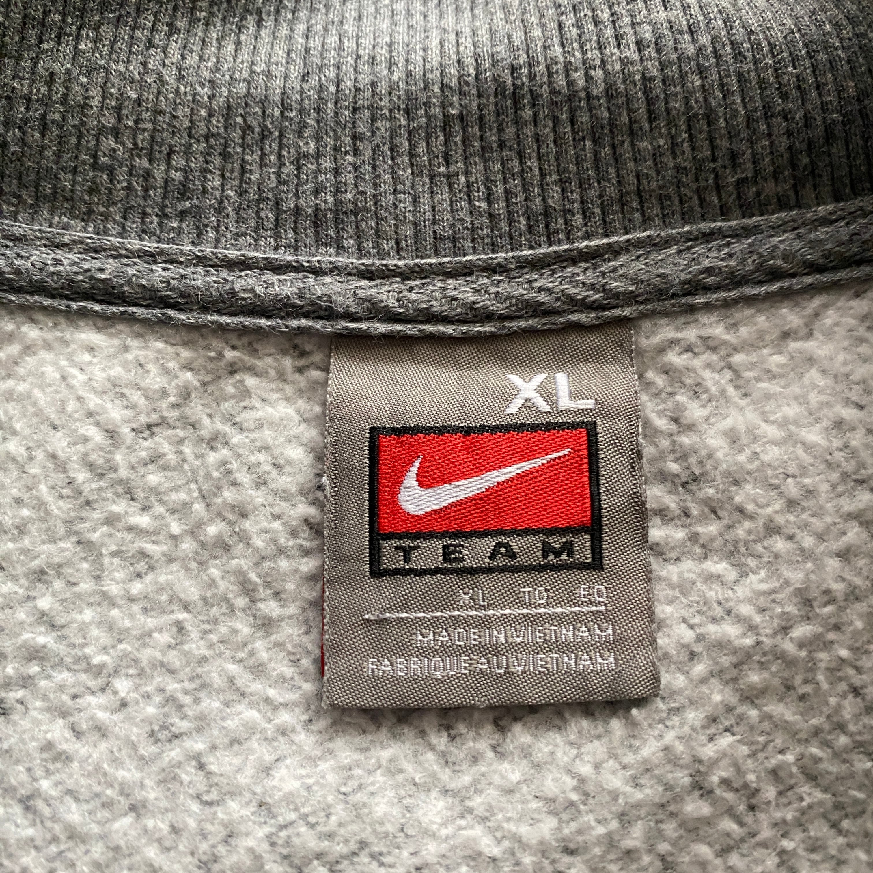 【90s ビンテージ ナイキ】XL 刺繍ロゴ ハーフジップ スウェットnike.