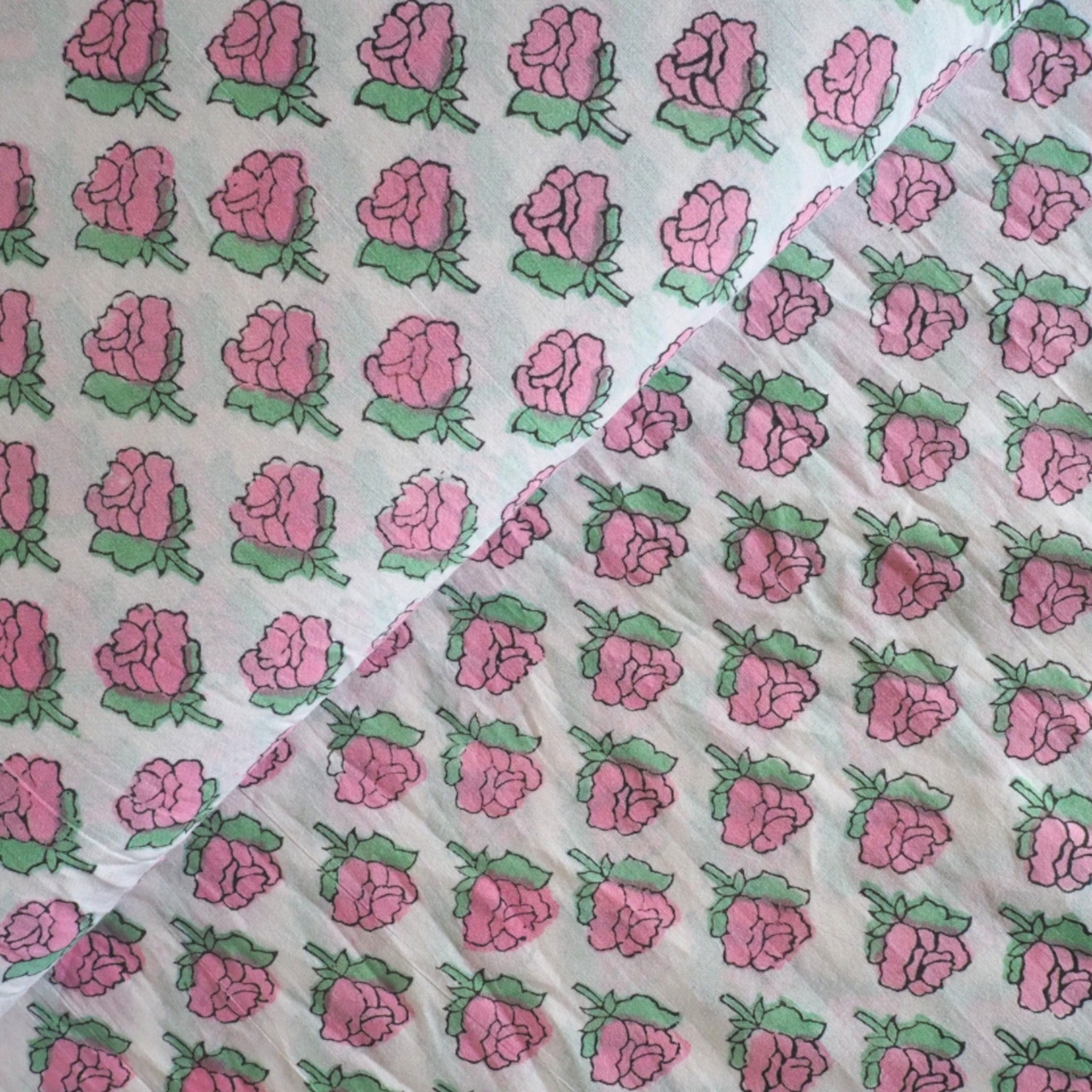 ブロックプリント生地【50cm単位】インド綿 小花柄 白×ピンク×グリーン #57729-WT2