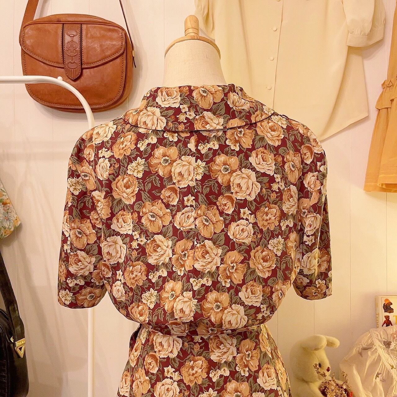 brown rose blouse & skirt set up