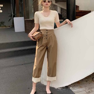 【送料無料】半袖Tシャツ 2色 ボトム 上下セット 無地 カジュアル ニット ラウンドネック  シンプルデザイン こなれ感 秋 お出かけ 30代 40代 レディースファッション 可愛い お出かけ 女子会 デイリーユース お茶会 お呼ばれ 授業参観 ブラック ホワイト