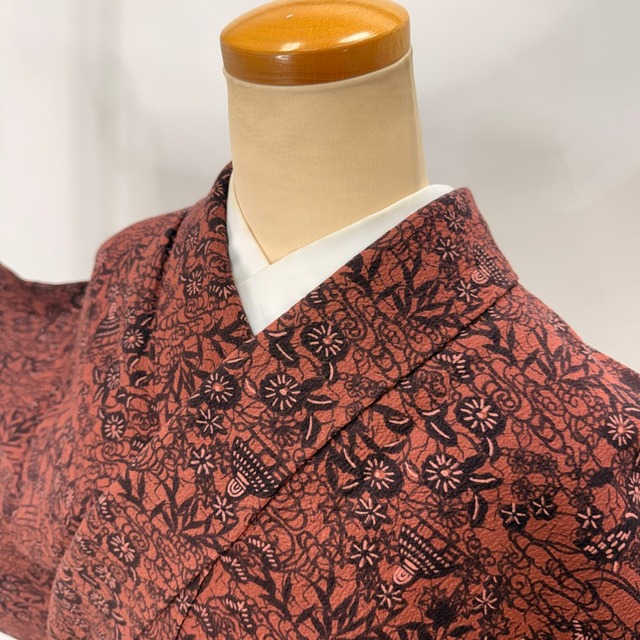 小紋 単衣 洗える着物 裄66cm 身丈156.3cm 花柄 お洒落着 普段着 ポリエステル エンジ 美品 M サイズ 6426
