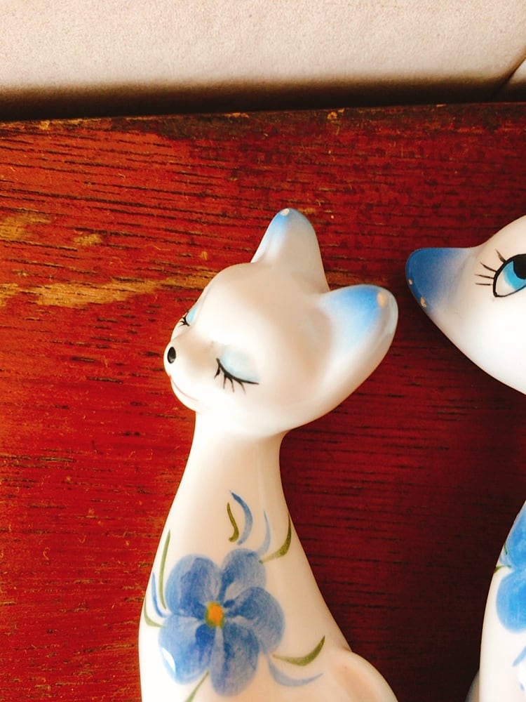 昭和レトロ 猫 陶器 置物 ミニサイズ 3匹セット | レトロ雑貨 昭和レトロ 猫 陶器 置物 ミニサイズ 3匹セット | レトロ雑貨