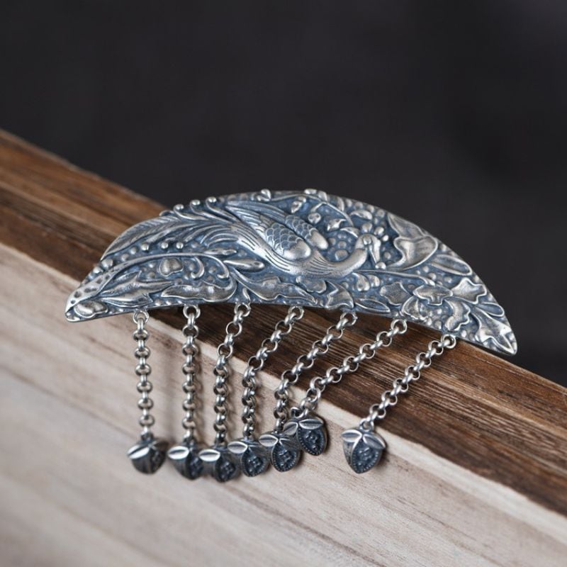 孔雀のシルバーバレッタ - 特別な日に輝く美しい髪飾りK102 | Vary