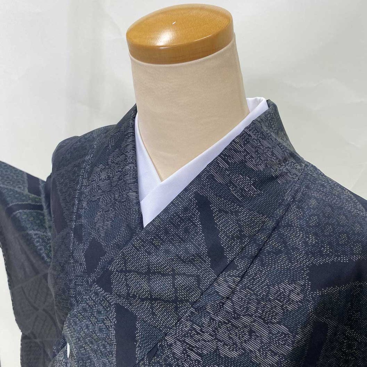 中古】想屋 蒸し暑 三大紬(大島紬) 花柄(バラ柄)