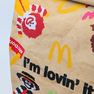 再入荷!【 マクドナルド (McDonald's) 】『 アニメ 〜I'm lovin' it〜 』マクドナルドフレンズ /  Backpack(バックパック) / リュック / 紙袋風〚アメリカン雑貨 アメトイ〛