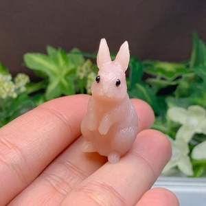 1.ピンクオパールうさぎ・インテリア
