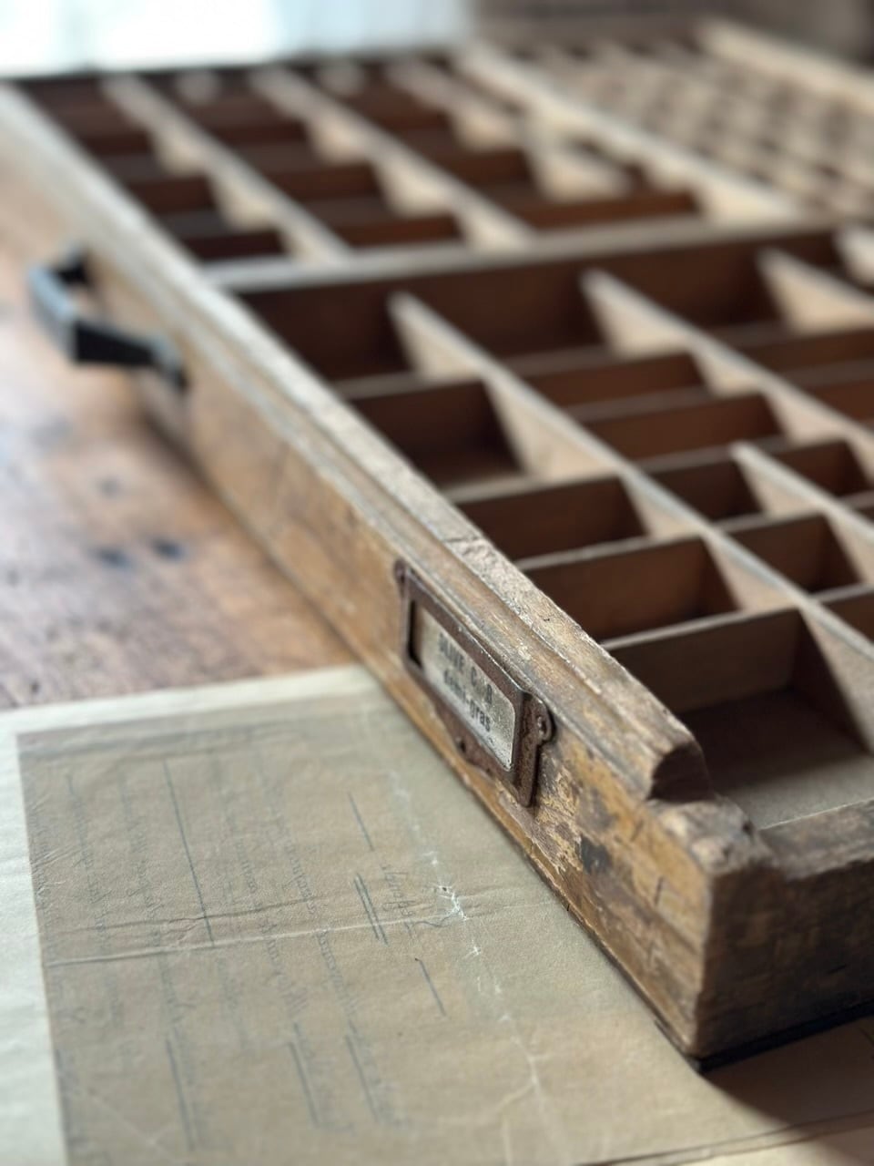 活版印刷の木製トレイ プリンタトレイ | Brocante de La Cocotte