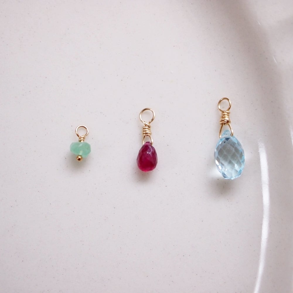 専用ページ*　天然石チャーム+イヤリング2点おまとめ 1000円クーポン配布中天然石チャーム2個入天然石