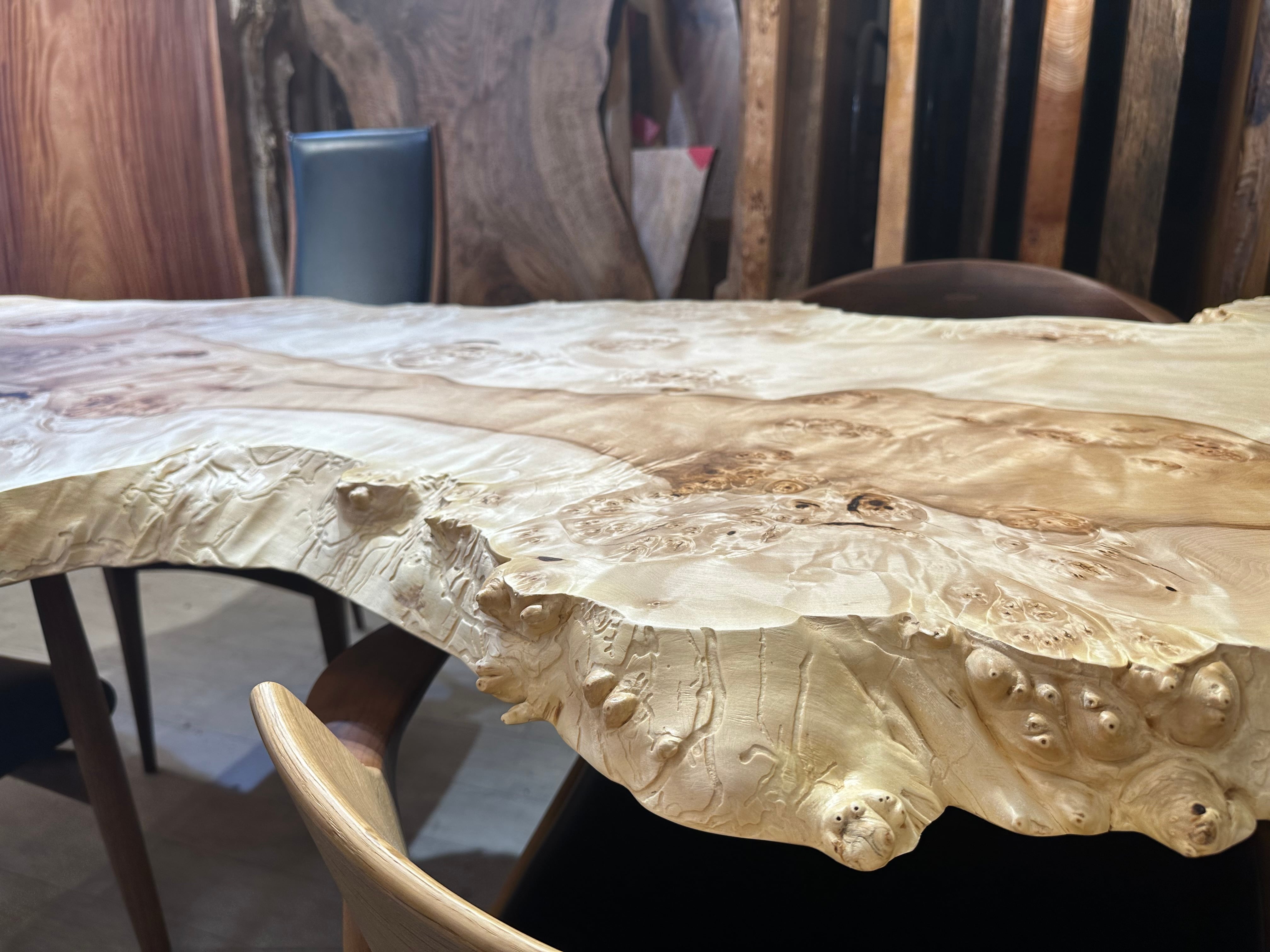 栃瘤（トチコブ）_2400×700-900×50_浅草本店_テーブル天板/一枚板