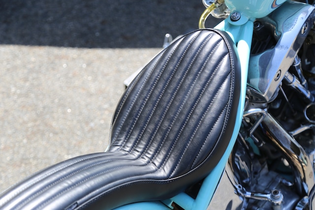 【抽選販売】スタンダード・コブラシート［縦タック&ロール］本革(SC03)