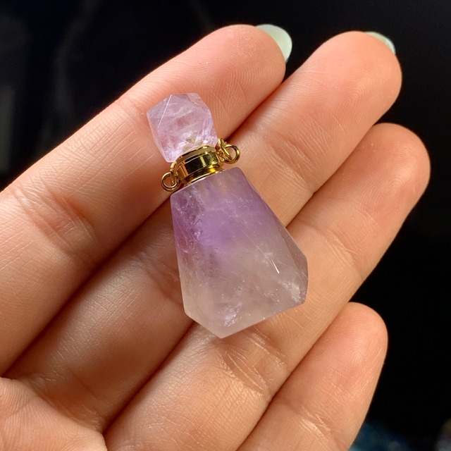 7.アメジスト・香水瓶