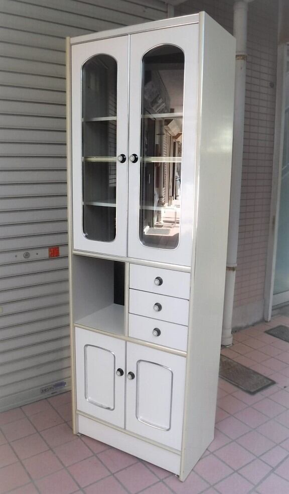 食器棚としてはもちろん本棚やコレクションラックとしても大活躍♪❤モダンレトロ 食器棚としてはもちろん本棚やコレクションラックとしても大活躍