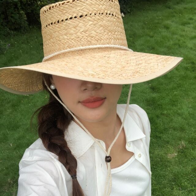 【予約販売】麦わら帽子 シンプル あご紐付き ベージュ 夏 ハット レディース アウトドア 可愛い 日焼け防止 紫外線 女優帽 こなれ感 お洒落 韓国 トレンド