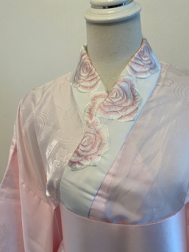 長襦袢　ピンク大輪のバラ刺繍　Mサイズ