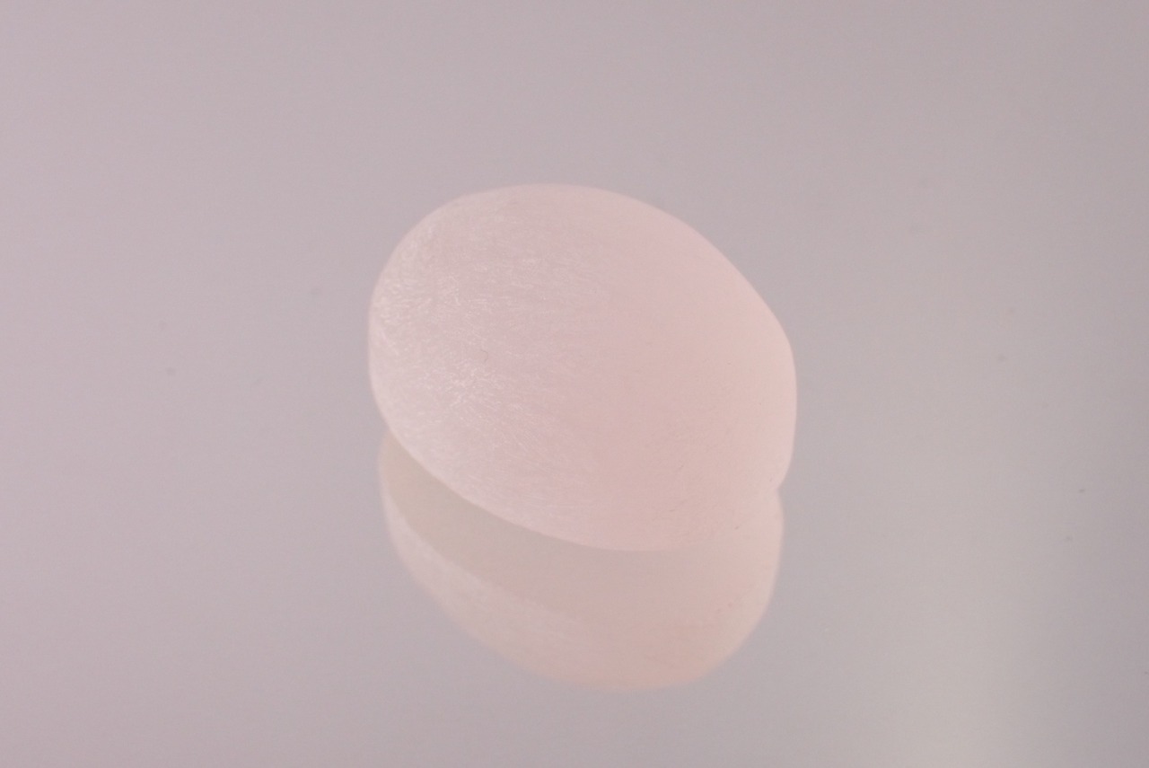 【研磨セット】未研磨ローズクォーツ(原石のみ)　4.0g　[D2-487]