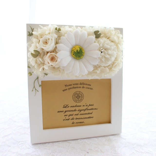 【送料無料】優しい花と思い出を一緒に飾れるフォトフレーム　プリザーブドフラワー　写真立て　ペット　お供え　仏花　メモリアル　犬　ソープフラワー