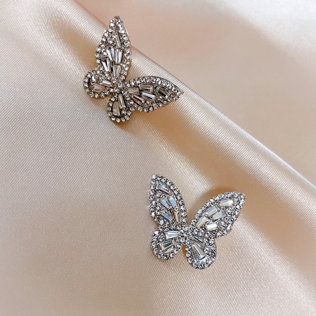 【Butterfly Drop pierce】バタフライ・ドロップピアス