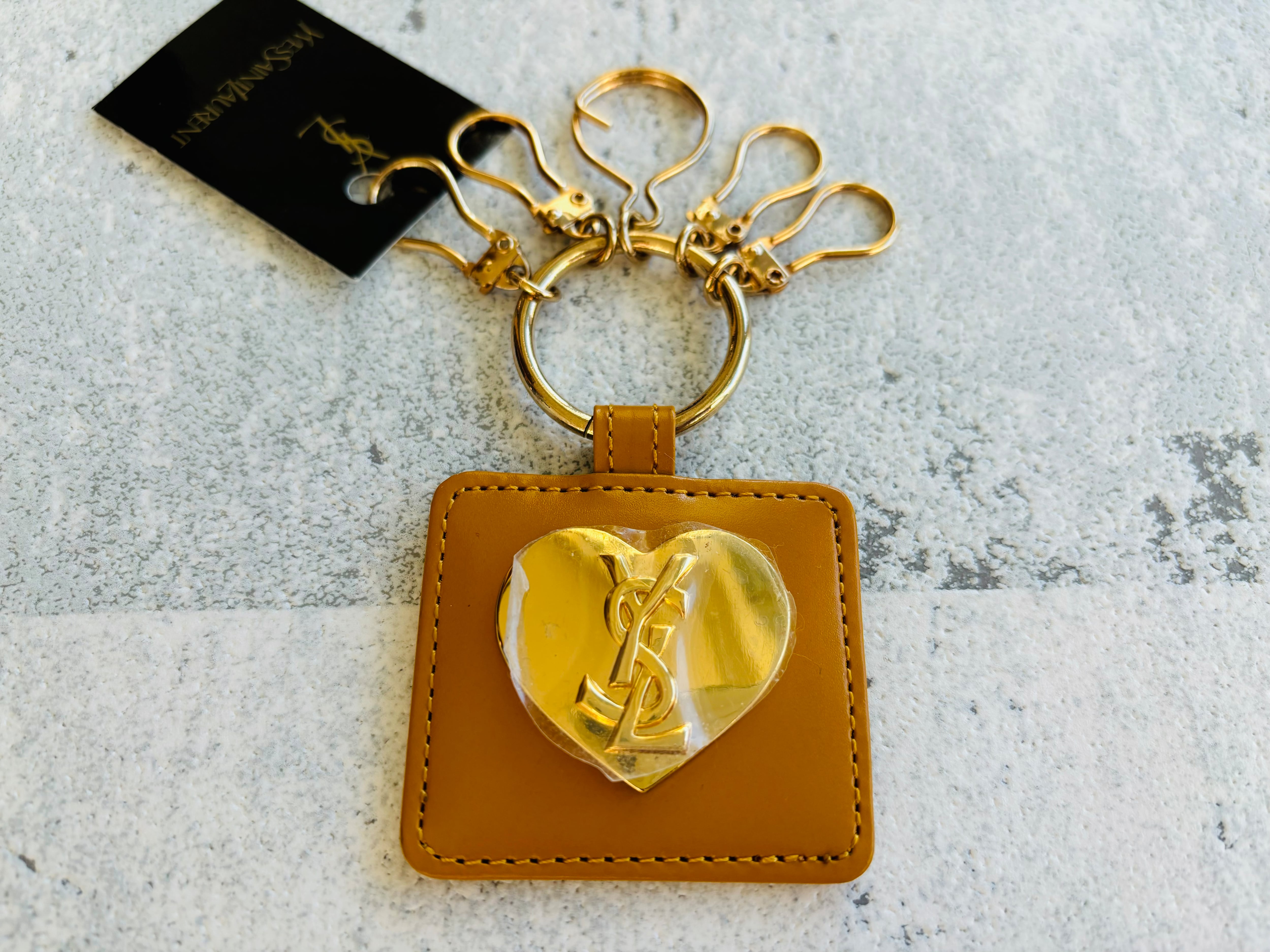 Yves Saint Laurent | Petit luxe Vintage Yves Saint Laurent | Petit luxe Vintage