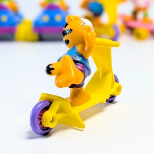 ☆ VINTAGE 1988 ☆【 McDonald's  ( マクドナルド ) 】1988年マクドナルドミールトイ 『 Garfield on Scooter（ガーフィールド オン スクーター）』〜スクーターで調子に乗るあいつ(笑)〜 / ミールトイ / ハッピーミール 〚アメリカン雑貨 アメトイ〛