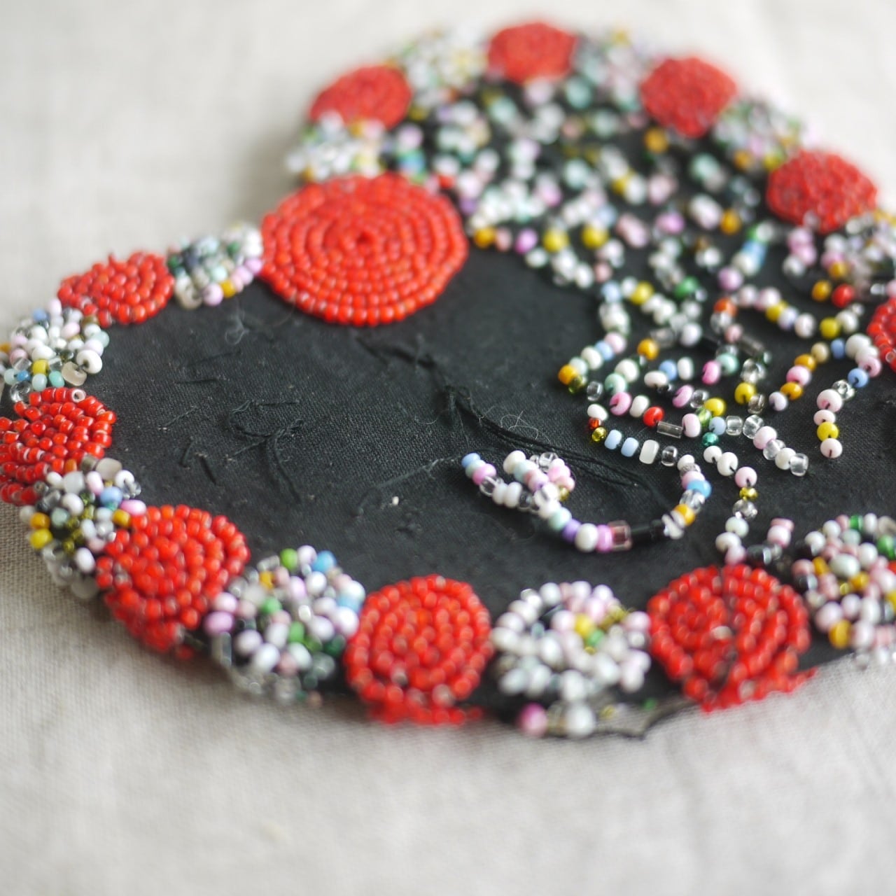 ハート型 ビーズ ミラーポーチ チェコ