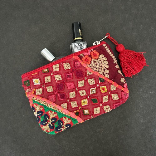 刺繍パッチワークポーチ　カンバディア　レッドB