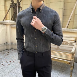 カジュアルなダークパターンとファッション性を兼ね備えた長袖シャツ　SH003