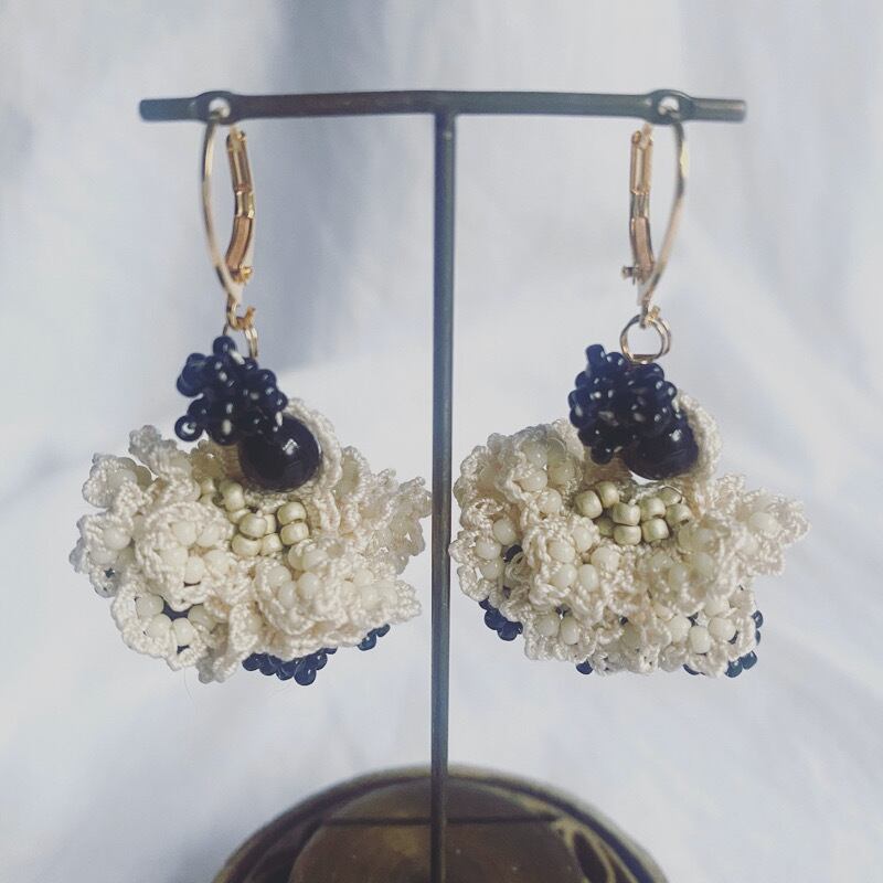 FOLKLOR "POMPON" -Polka-Dot-