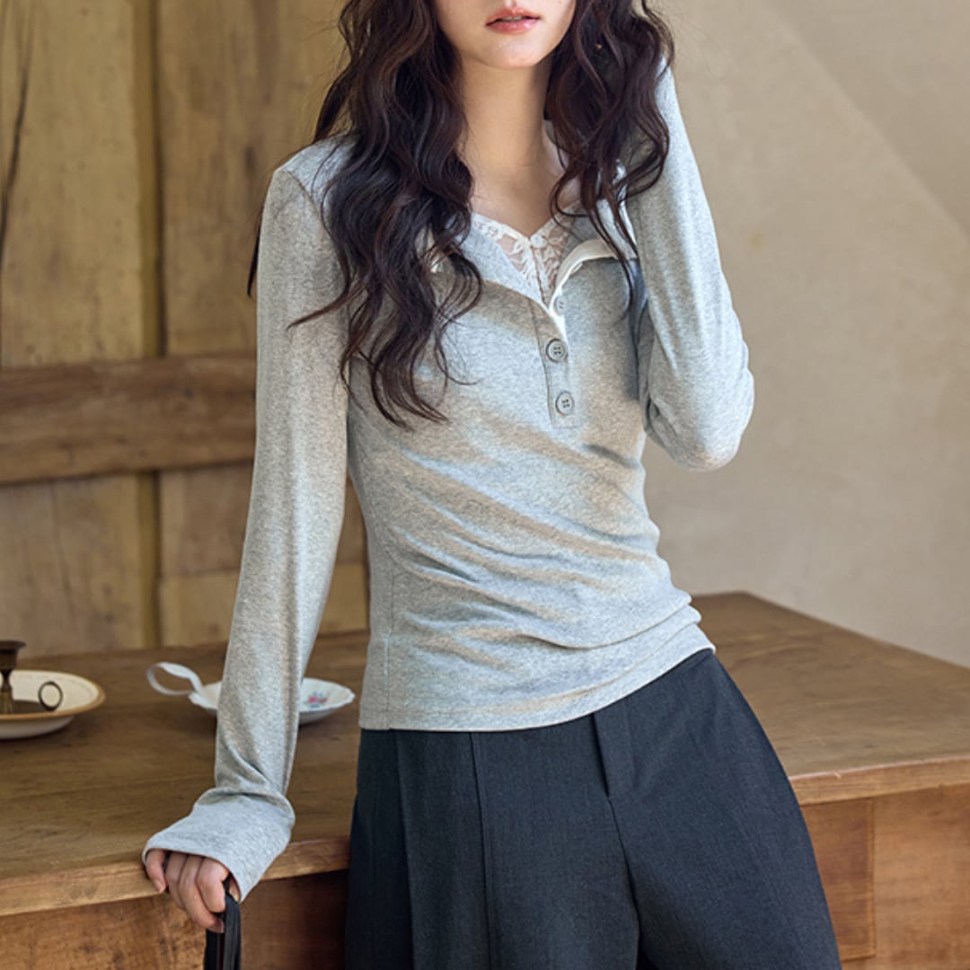 embroidered collar knit top