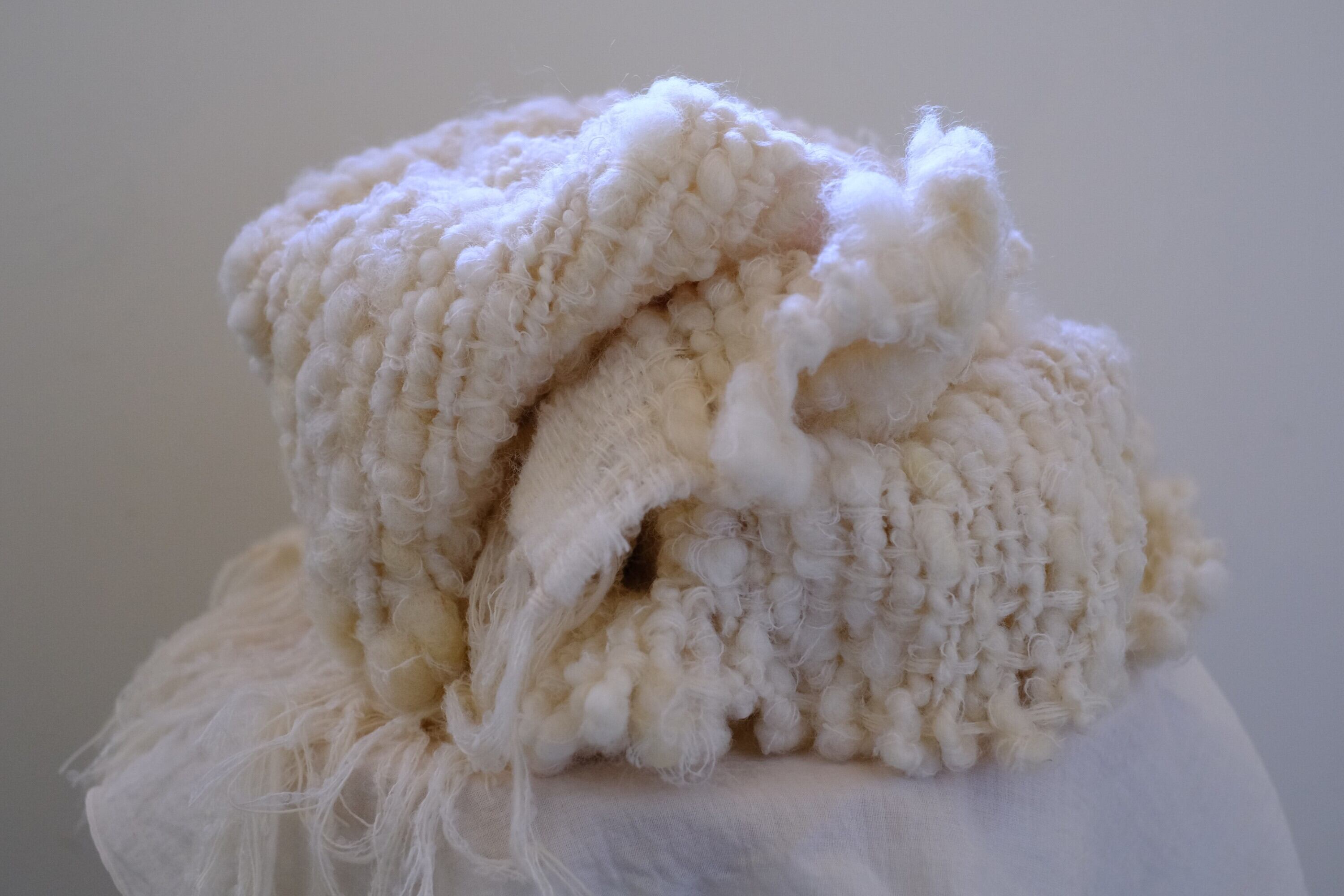 手紡ぎ糸のマフラー　o-0536