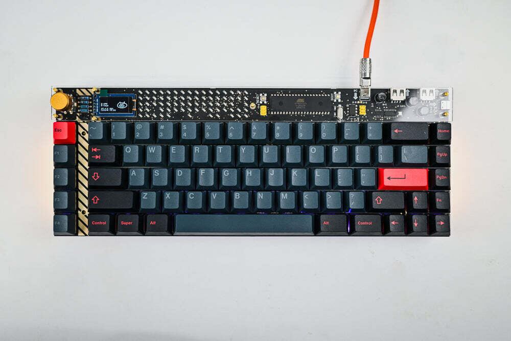 完成品】Lelelab Y2K 76 x GMK Redline | Keyboarders 完成品】Lelelab Y2K 76 x GMK Redline | Keyboarders