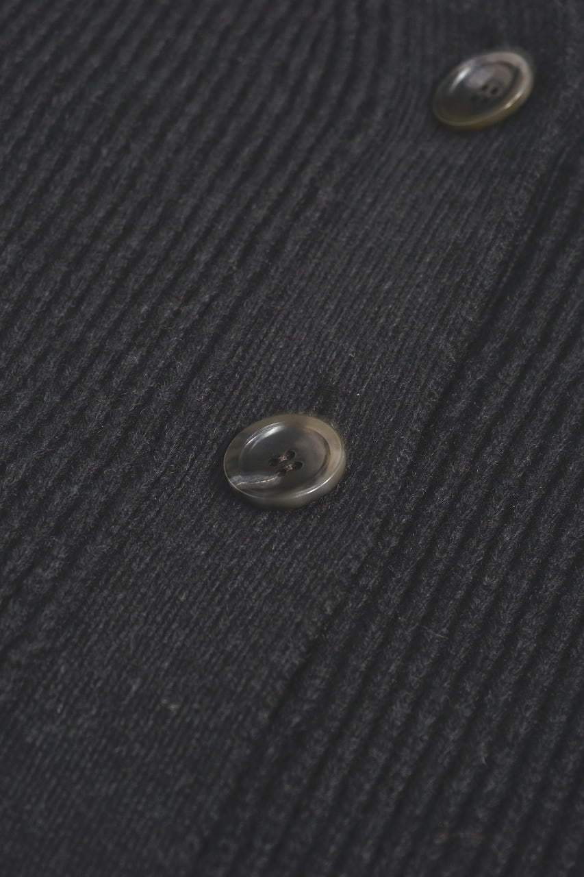 Hand Framed V-Neck C/D