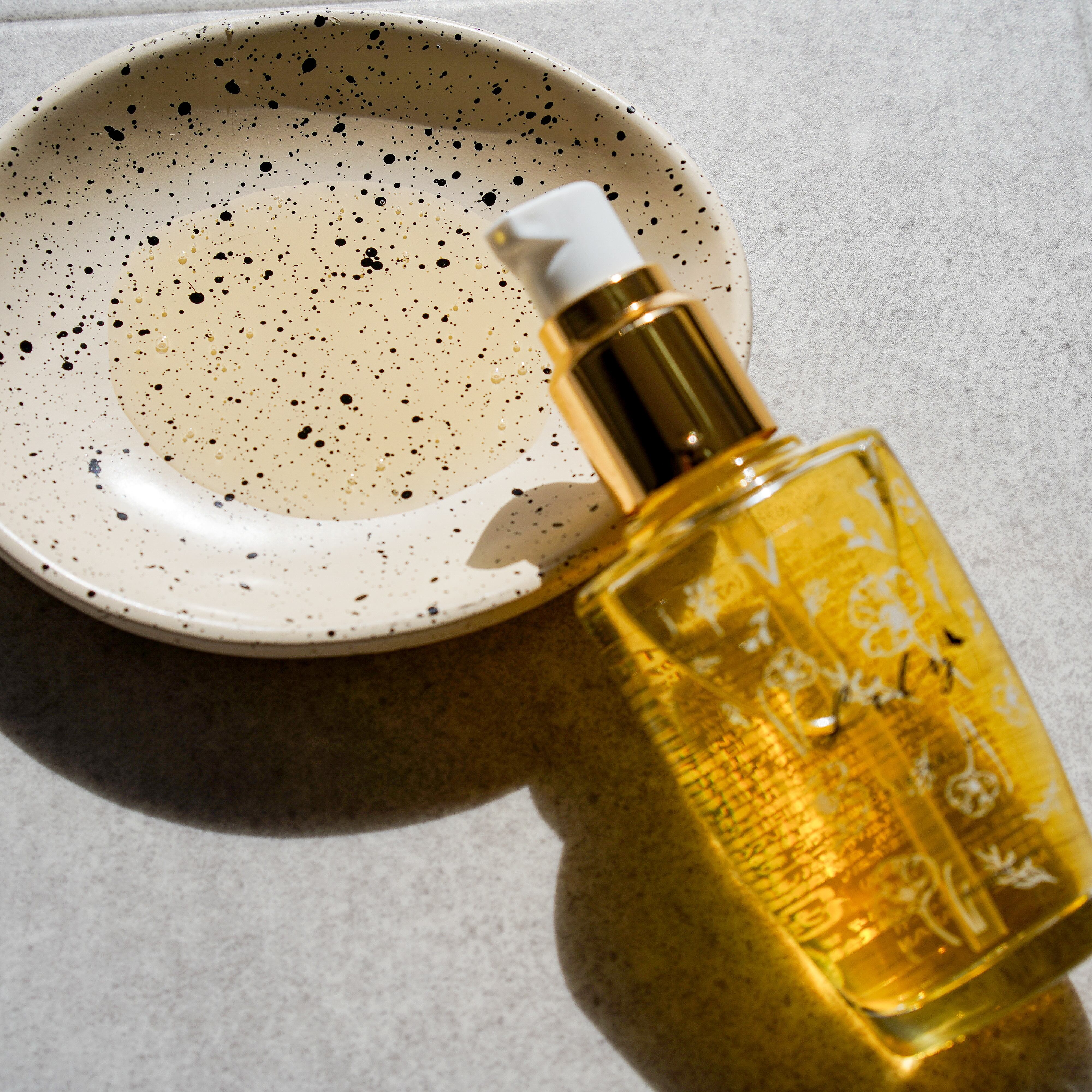 髪質改善2点セット Lily［シャンプー300ml（046）&トリートメント300g