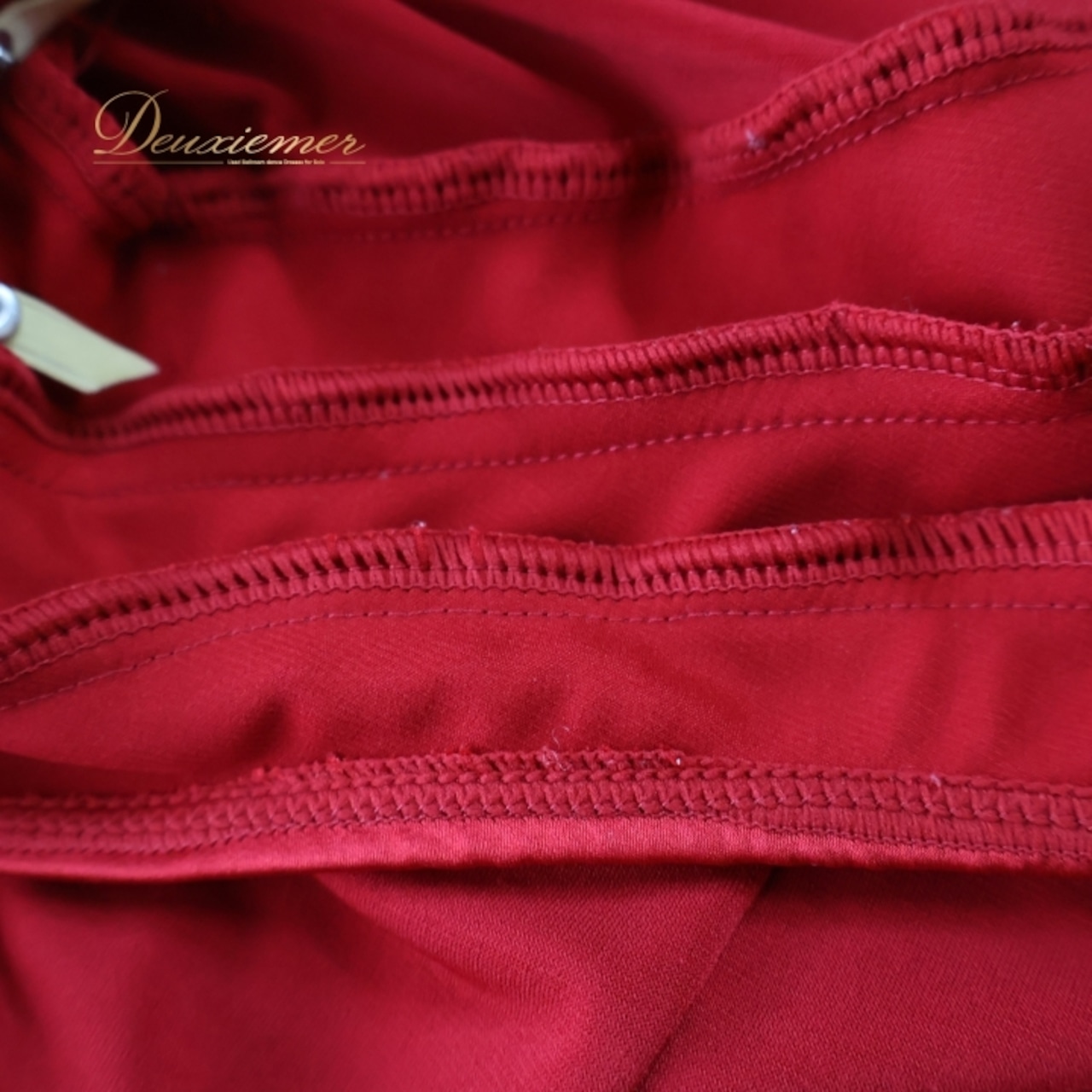 社交ダンス 衣装 トップス ブラウス レッド系 チャコット Chacott 練習 レッスン 無地 シンプル 長袖 赤 上品 伸縮 ストレッチ かわいい パーティー イベント ステージ ダンス衣装 鮮やか