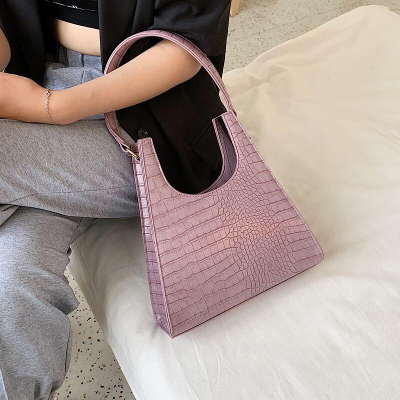 夏のスモールバッグウエスタンスタイルの女性バッグ2020新しい流行のファッションワイルドワンショルダー脇の下バッグネットレッドレトロハンドバッグ 手作りハンドバック56115058180