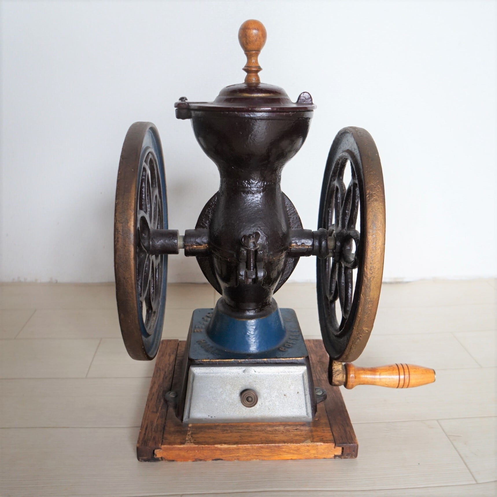 【コレクション 51】大きな青いハンドルのコーヒーミル