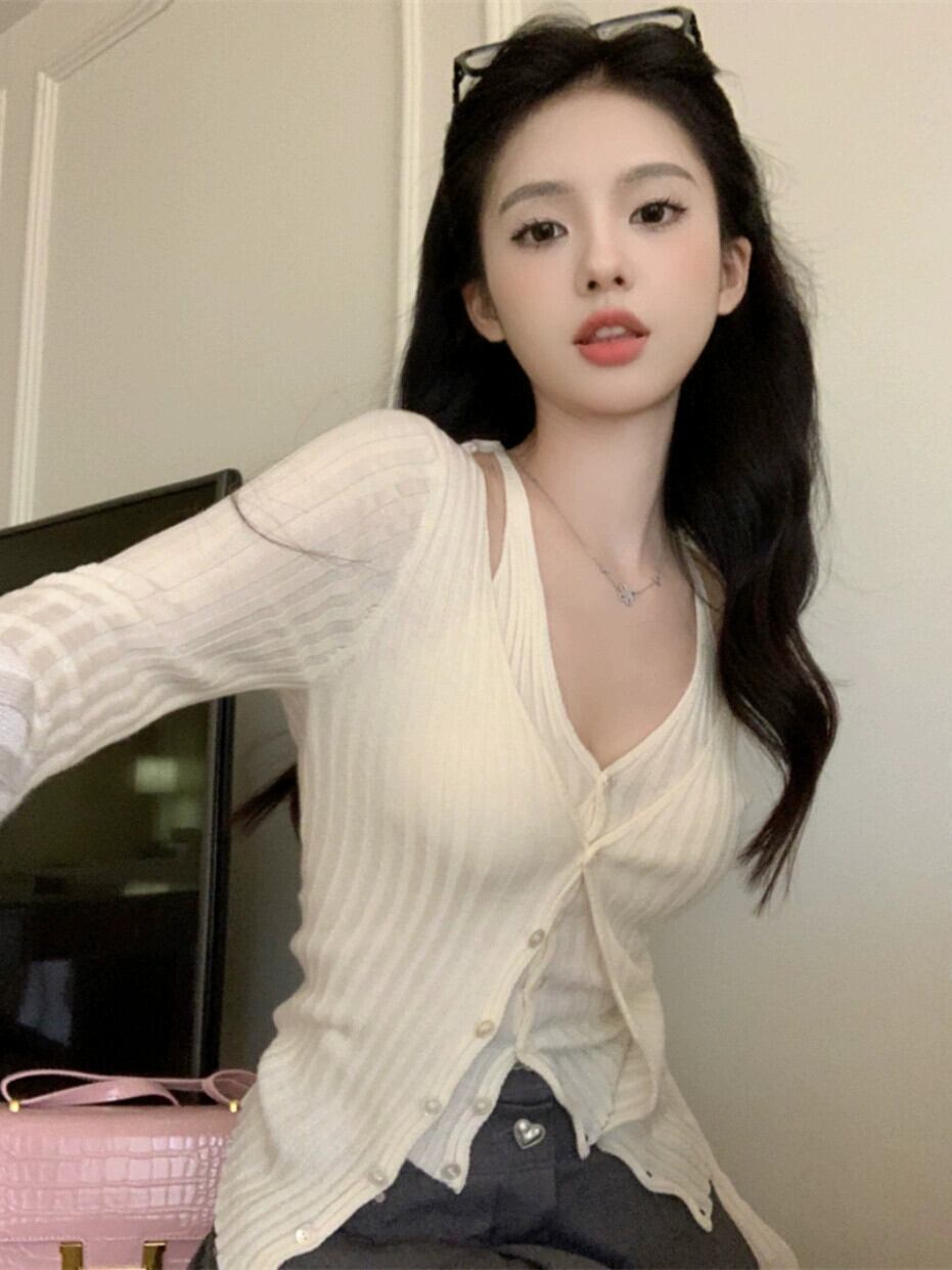 秋のフェイクツーピースホルターネックVネックニットカーディガンレディース、優しい長袖トップ、フレンチスリムフィットインナーベースセーター ロング オータム 秋物 ガールズファッション11266233469