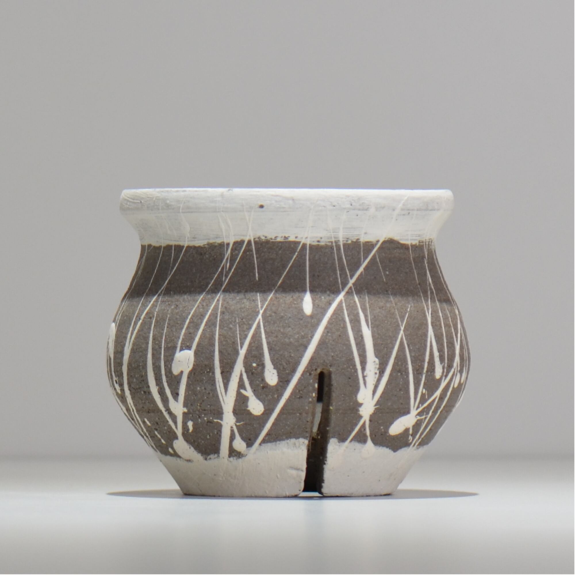 沼野 秀章 / 黒二白 / nh3_bwh06_s / 約φ12cm / 植木鉢