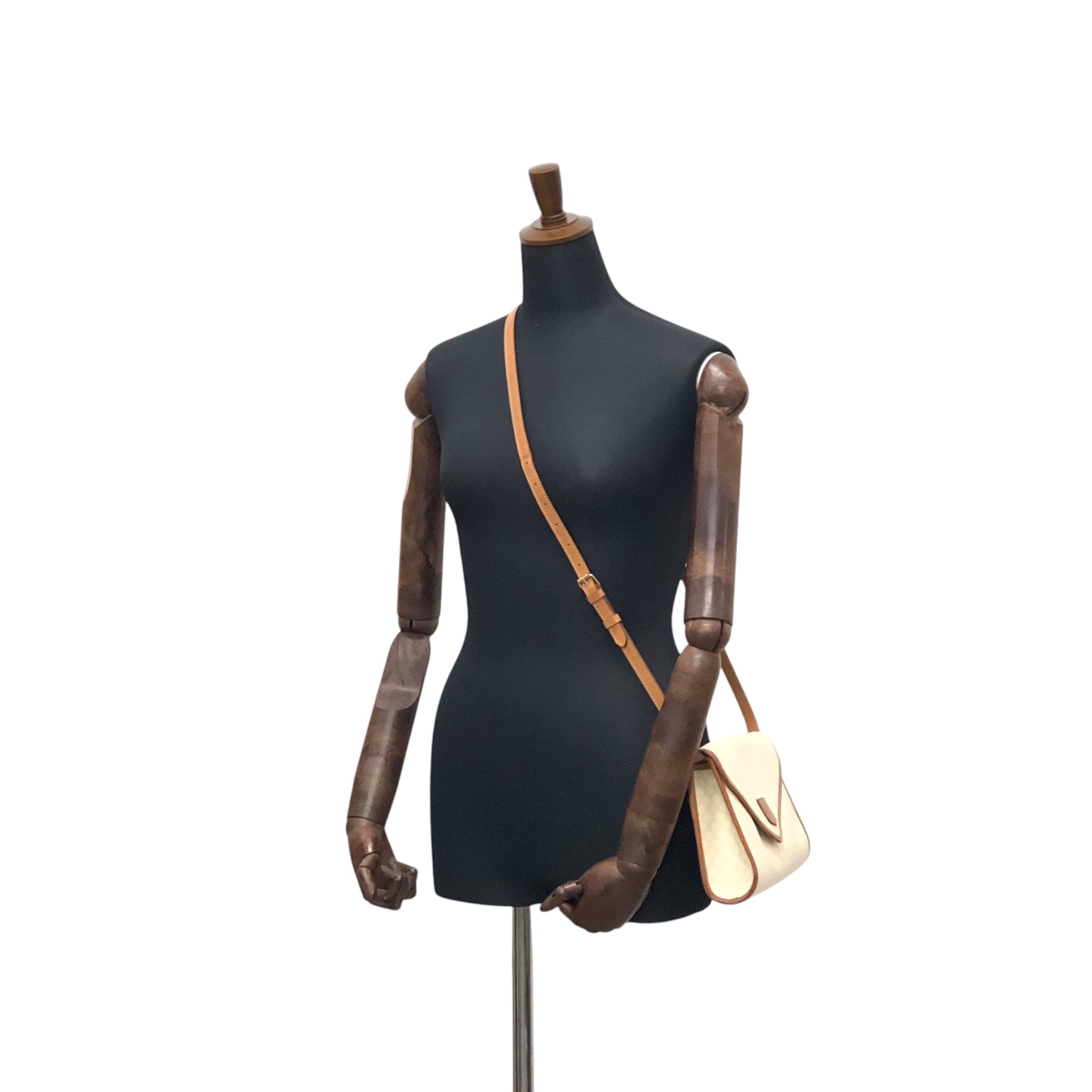 CELINE セリーヌ マカダム ショルダーバッグ ホワイト ブラゾン型押し