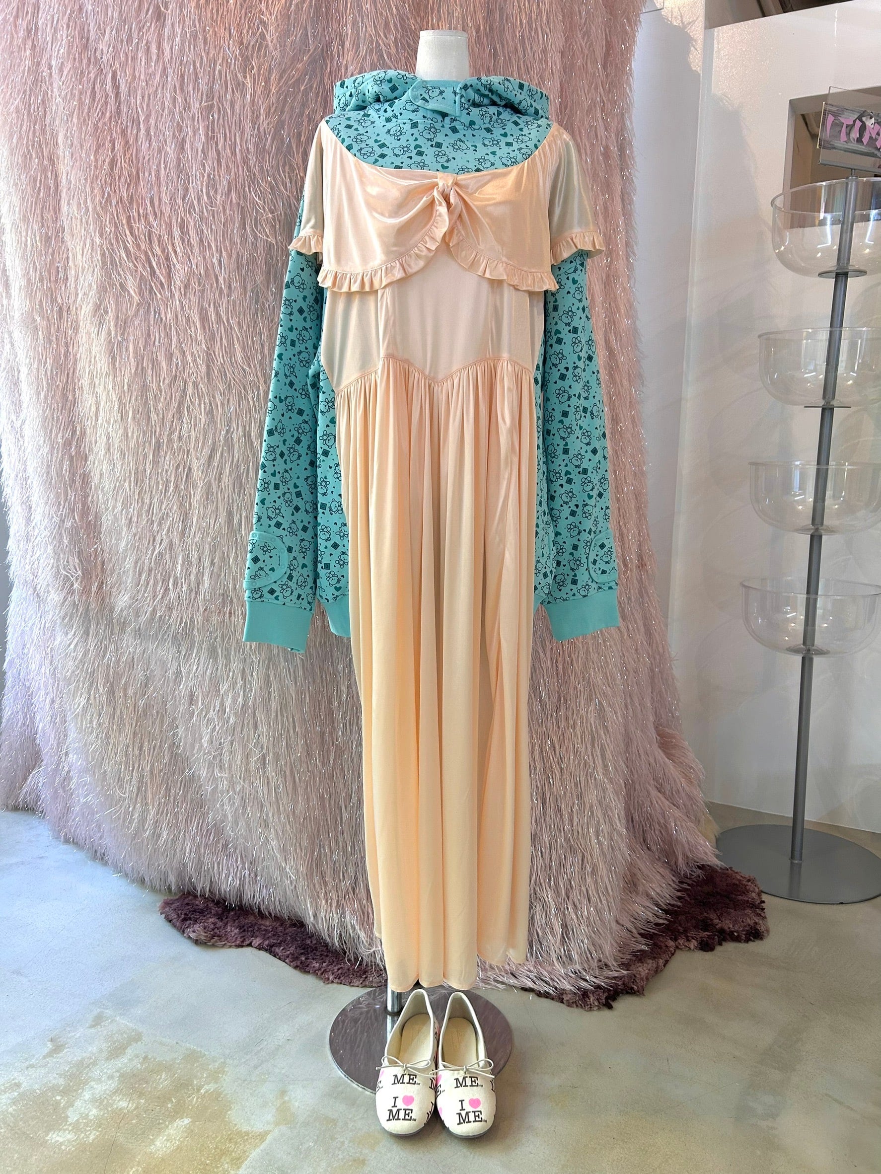 Ashley WILLIAMS GOWN HOODIE / BEAR