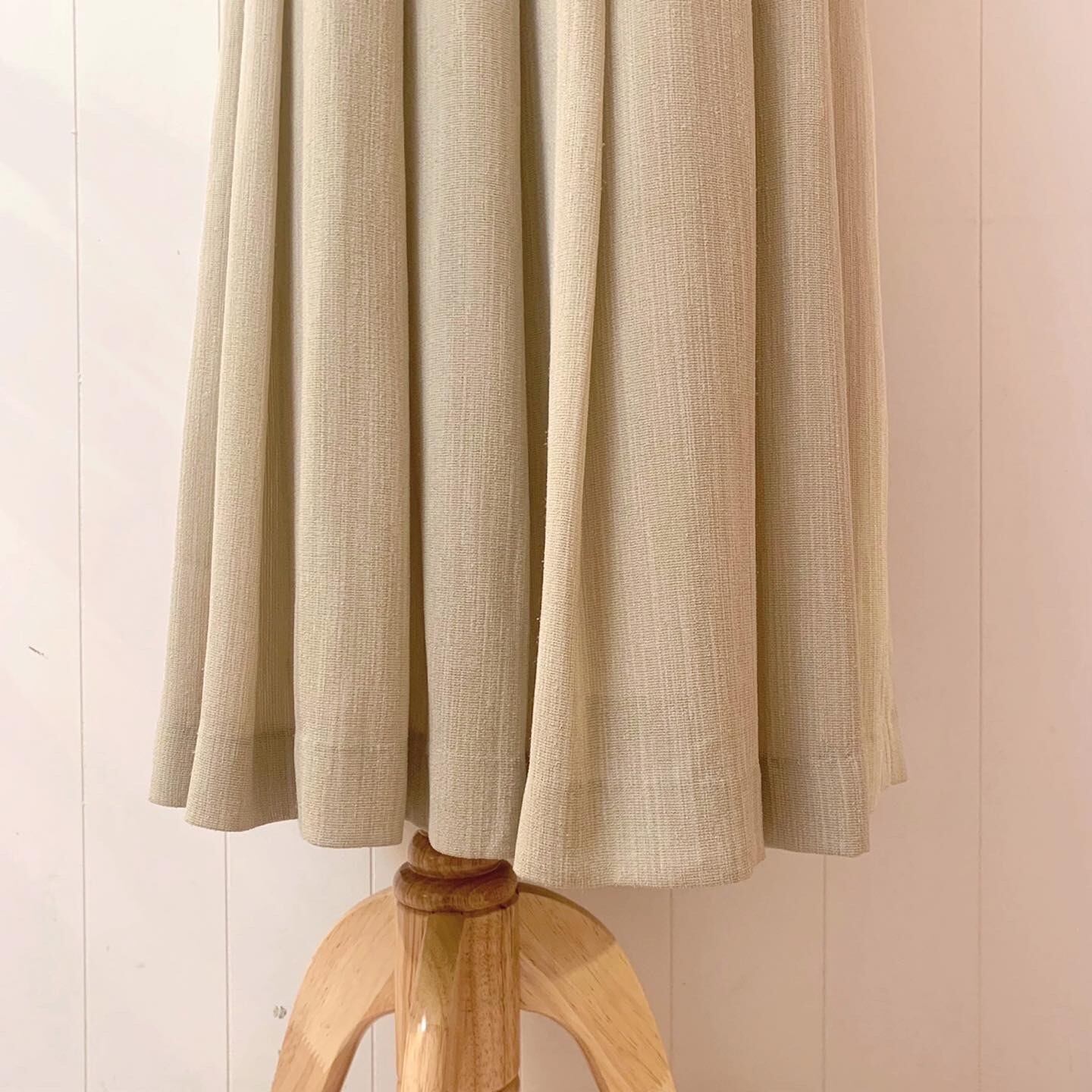 pale green tuck crape skirt